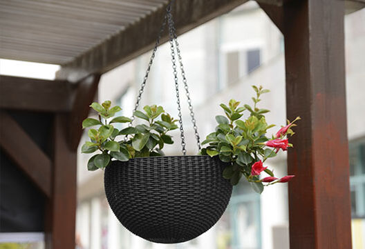 Graphite Hanging Sphere Planter & Flower Basket (Set of 2) - Keter US